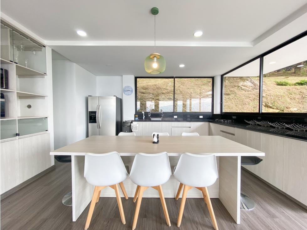 Casa en venta y Arriendo en Envigado Transversal de la Montaña — foto 5