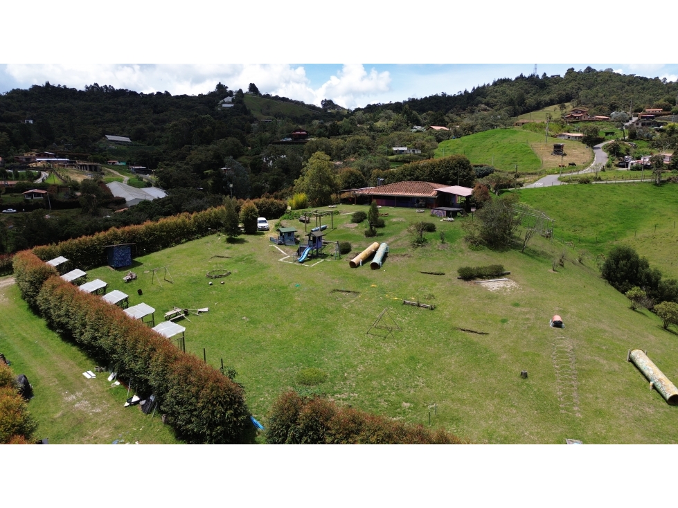 SE ARRIENDA CASA/LOTE RESTAURANTE ALTO LAS PALMAS / 8000 m² - 2