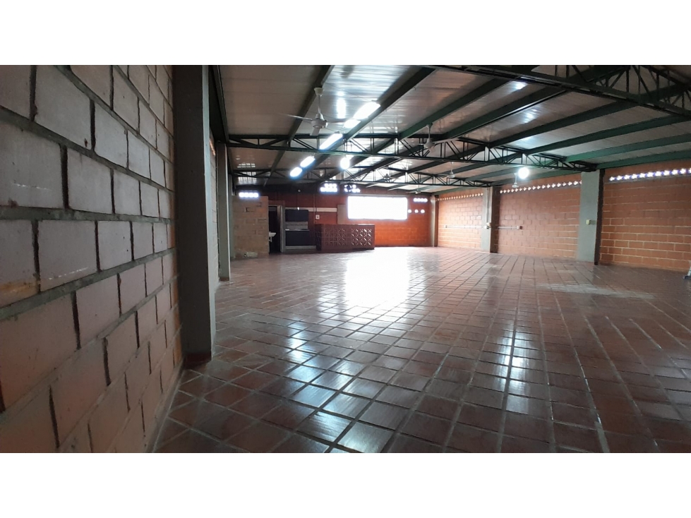 Bodega en Arriendo, Las Casitas, Envigado, 280 m2 - 1