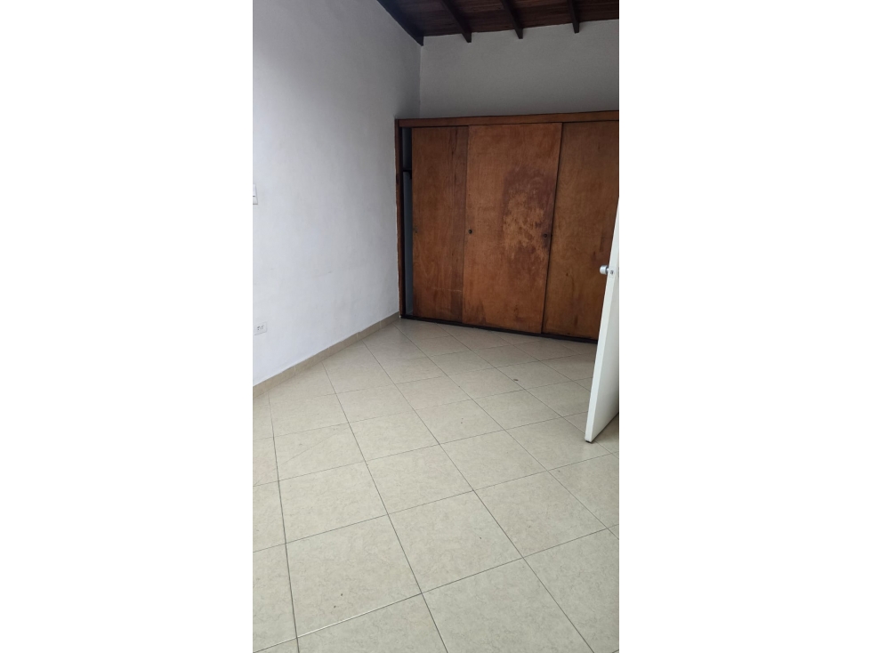 Casa - Local en Arriendo, Exito De Colombia, Medellín 252 m2 — foto 4