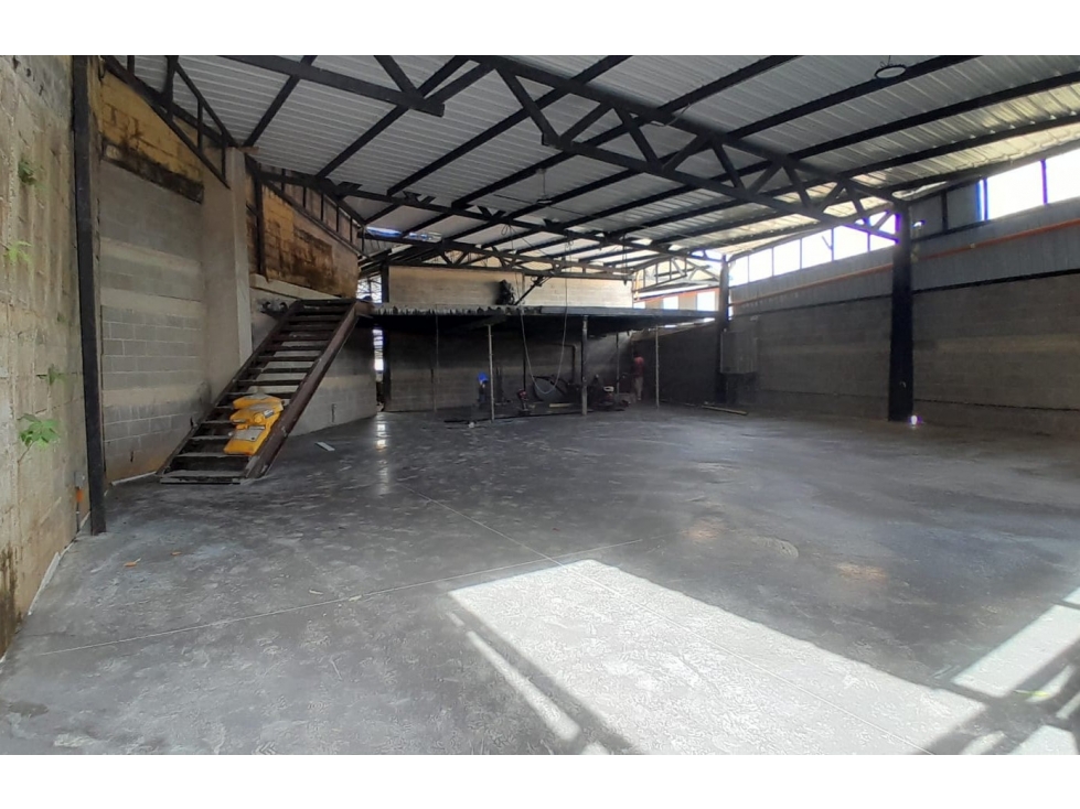 Bodega en Arriendo, Vereda la corrala, Caldas 300 m2 - 1