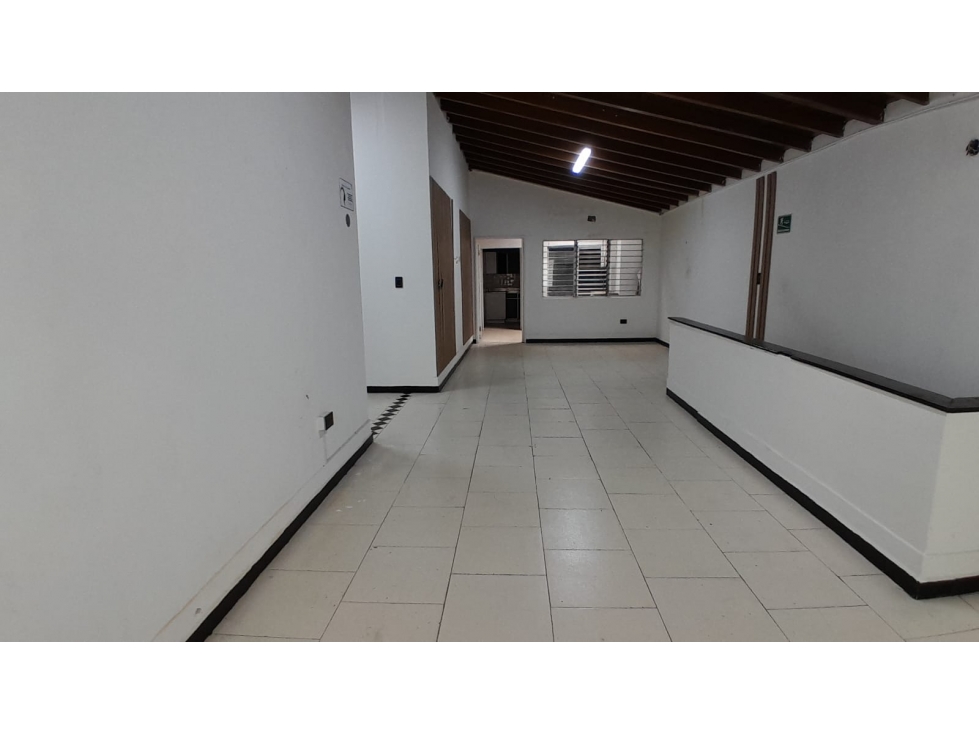 Casa - Local en Arriendo, AV. 33, Medellín 220 m2