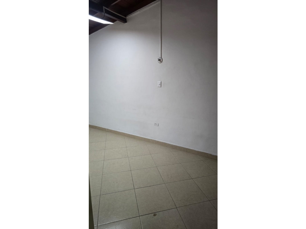Casa - Local en Arriendo, Exito De Colombia, Medellín 252 m2 — foto 5
