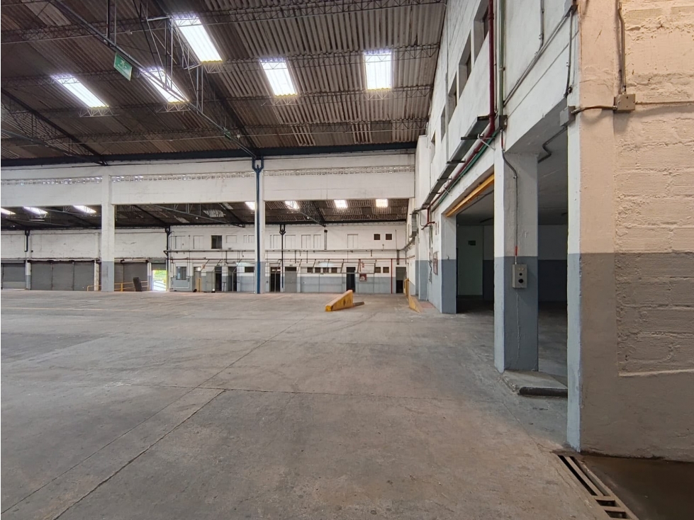 Bodega en Arriendo, Manuel Restrepo, Sabaneta 3.197 m2 - 3