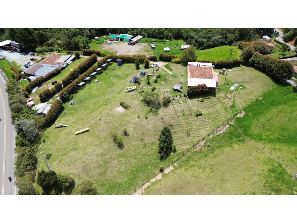 SE ARRIENDA CASA/LOTE RESTAURANTE ALTO LAS PALMAS / 8000 m² - 3