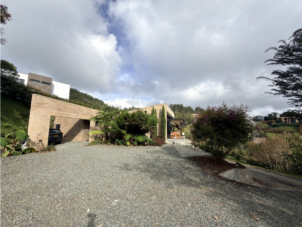 Casa Campestre en Arriendo, Alto de Palmas, Envigado 250 m2