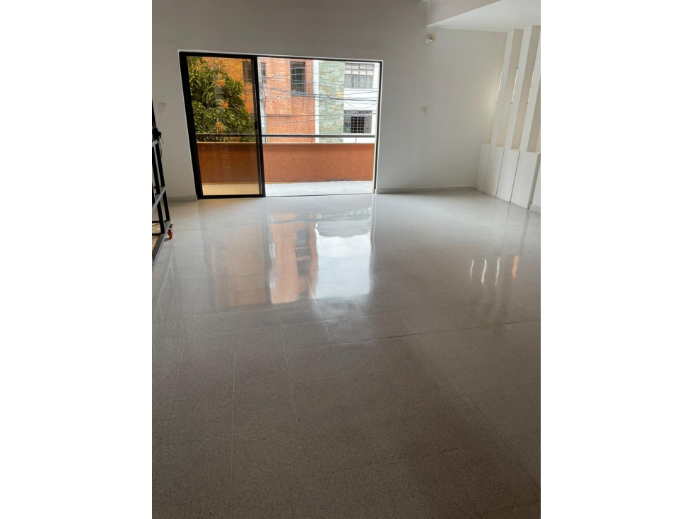 Local en Arriendo, Avenida Nutibara, Medellín 324 m2 — foto 2