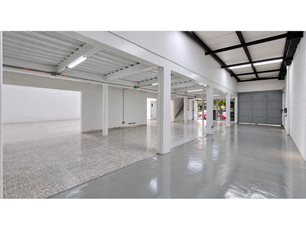 Casa - Local en Arriendo, Patio Bonito, Medellín 500 m2 — foto 2