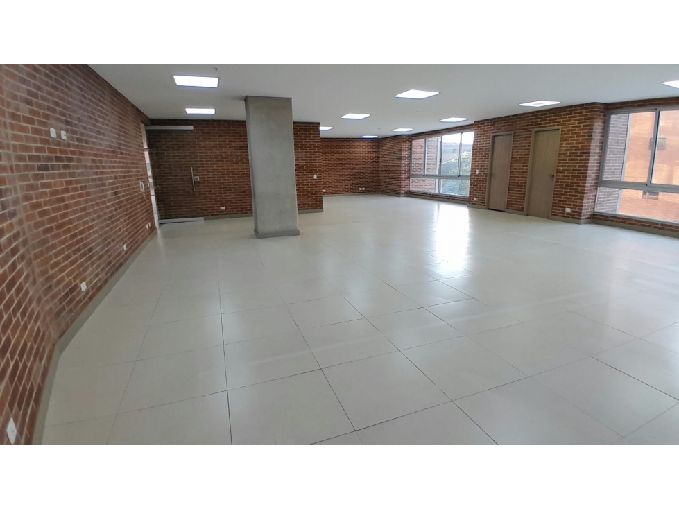 Oficina en Arriendo, Castropol, Medellín 136 m2 - 1