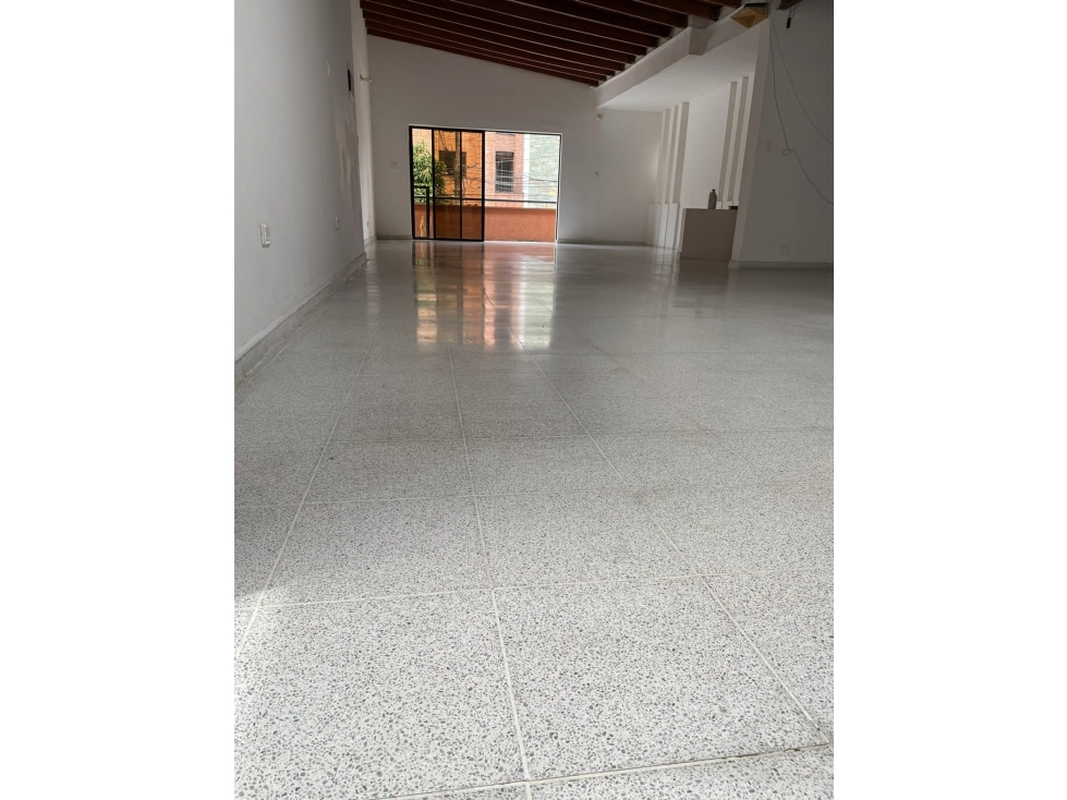 Local en Arriendo, Avenida Nutibara, Medellín 324 m2