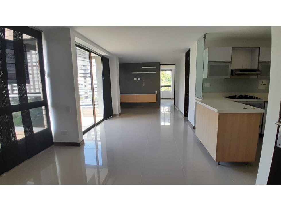 Apartamento en Arriendo, Altos Del Poblado, Medellin 72 m2