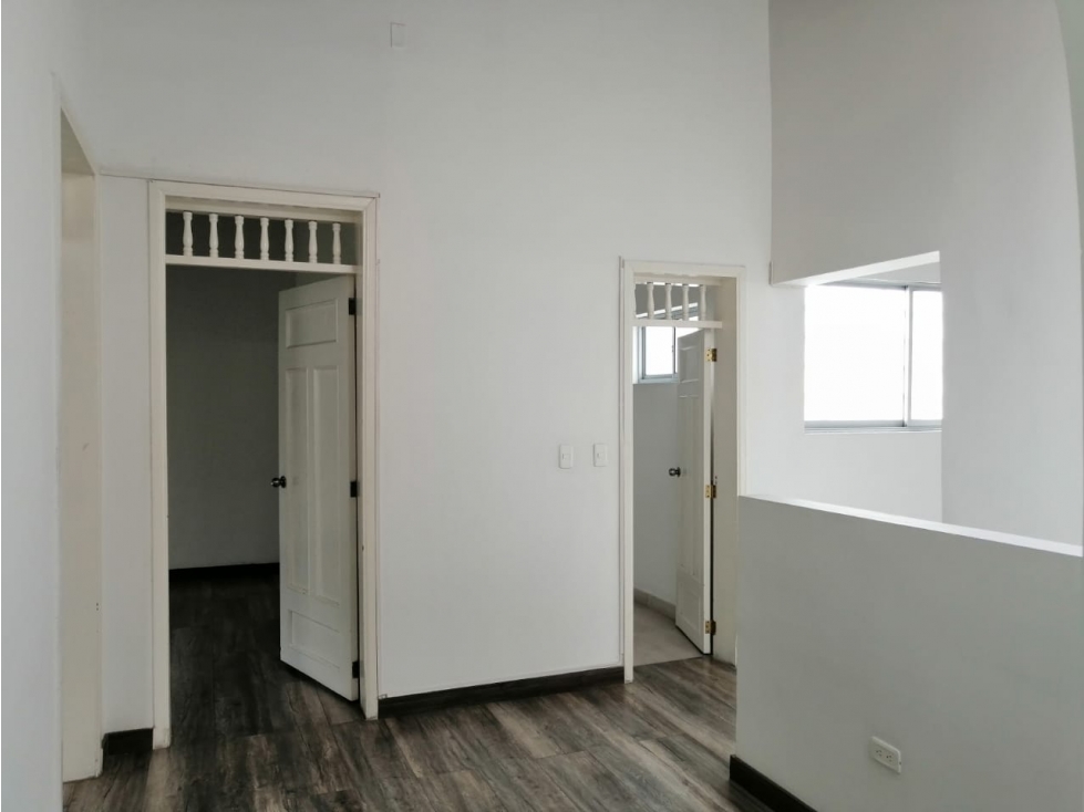 Casa - Local en Arriendo, Laureles, Medellín 150 m2 — foto 2