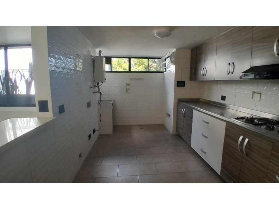 Apartamento en Arriendo, Las Lomas, Medellín 110 m2 — foto 5