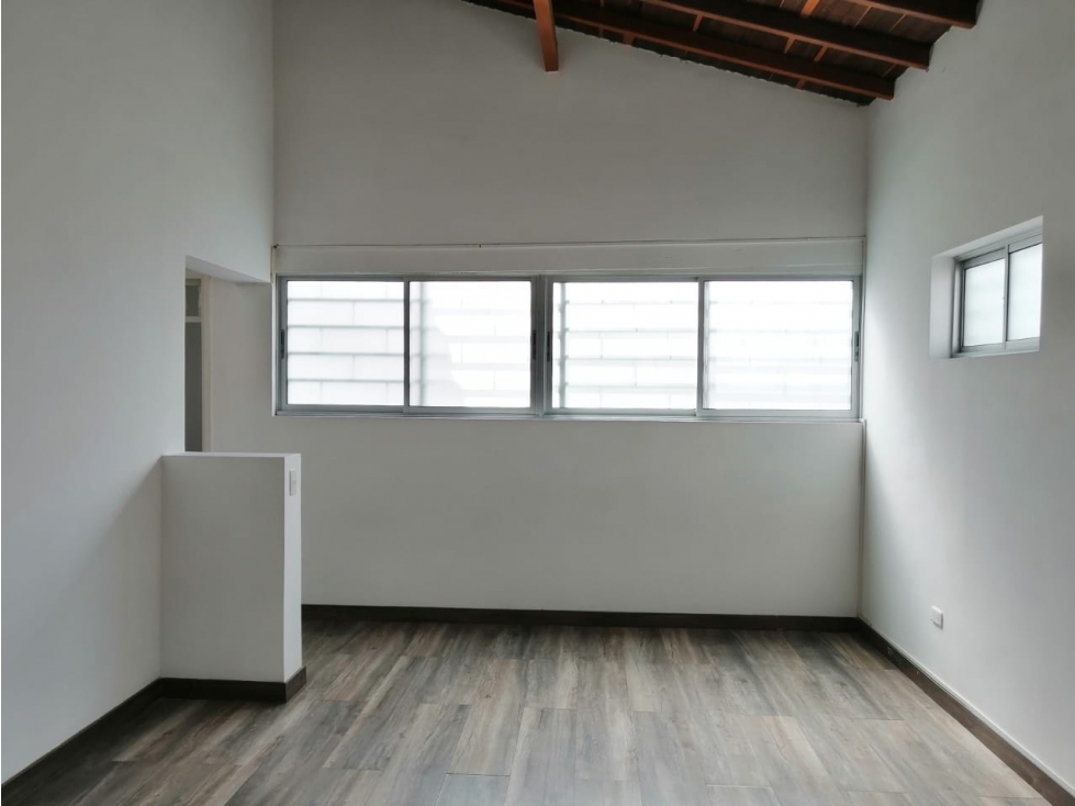 Casa - Local en Arriendo, Laureles, Medellín 150 m2 — foto 5