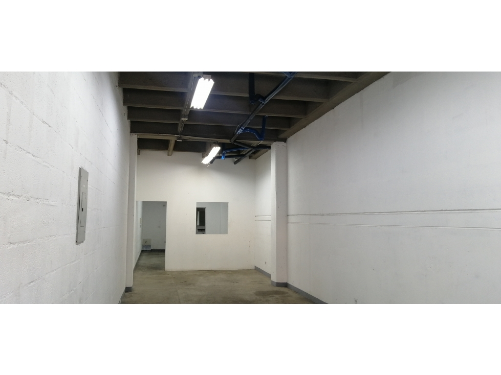 Bodega en arriendo en Medellín 80 m2 - 3
