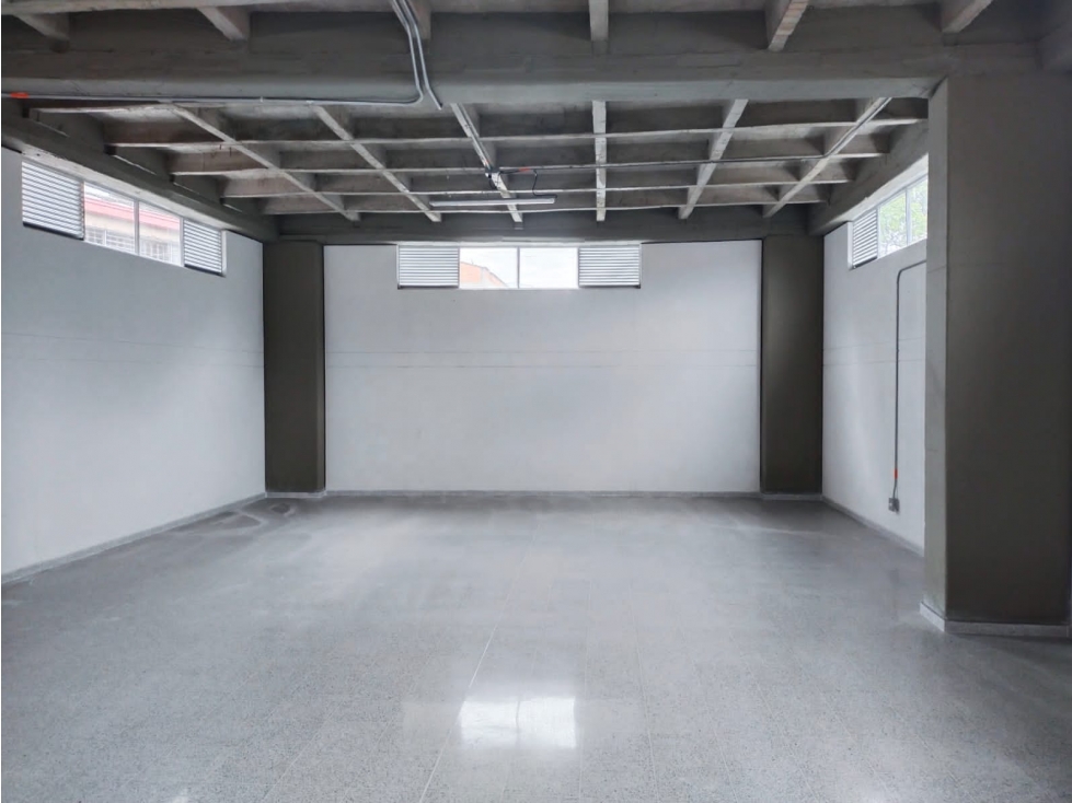 Bodega en Arriendo, Belén San Bernardo, Medellín 180 m2 — foto 2