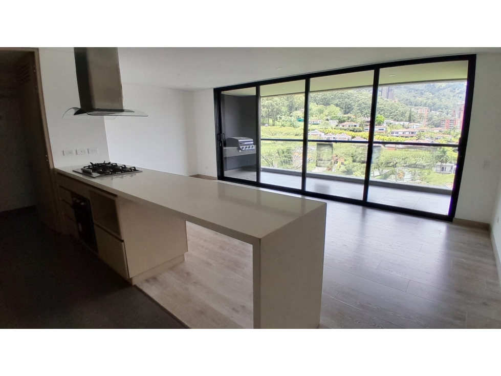 Apartamento en Arriendo, Altos Del Poblado, Medellín 102 m2