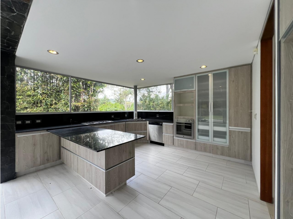 Casa en Arriendo, Loma Del Escobero, Envigado 400 m2 — foto 4