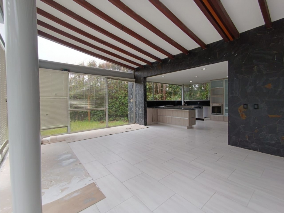 Casa en Arriendo, Loma Del Escobero, Envigado 400 m2 — foto 2