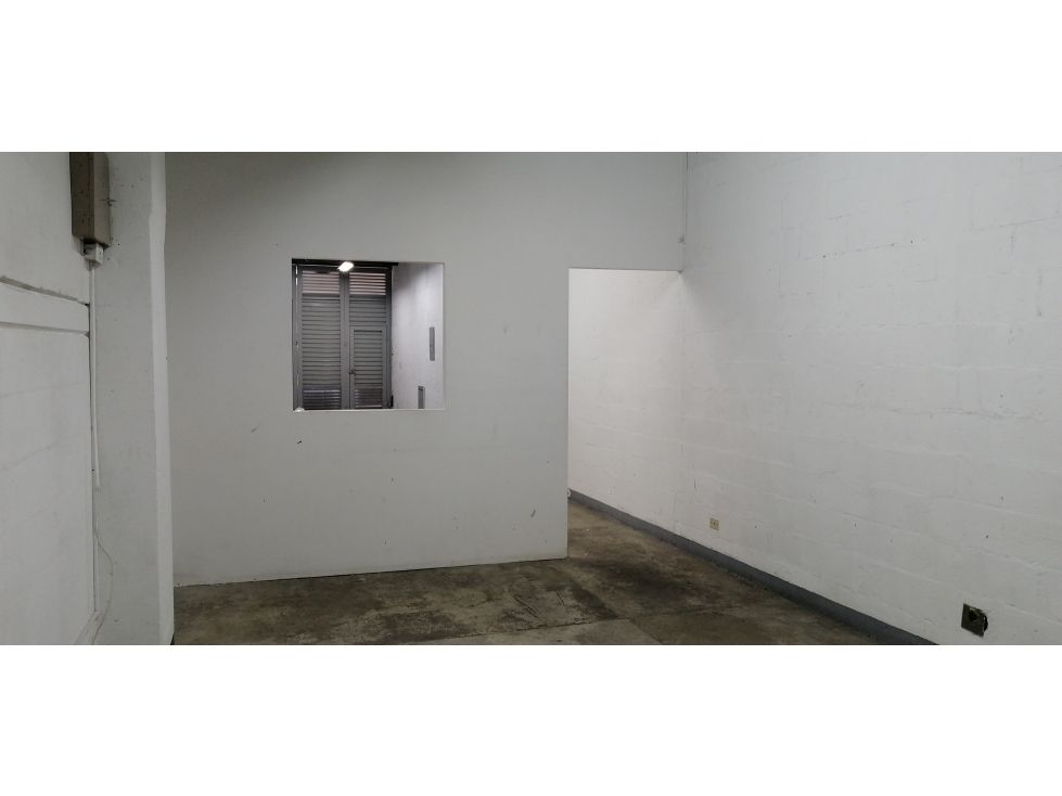 Bodega en arriendo en Medellín 80 m2 - 4