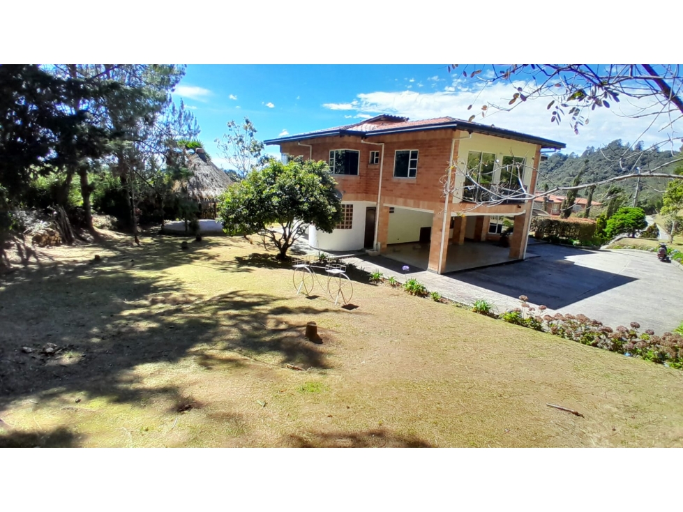 Casa en Arriendo, Loma Del Escobero, Envigado 1.400 m2 — foto 4