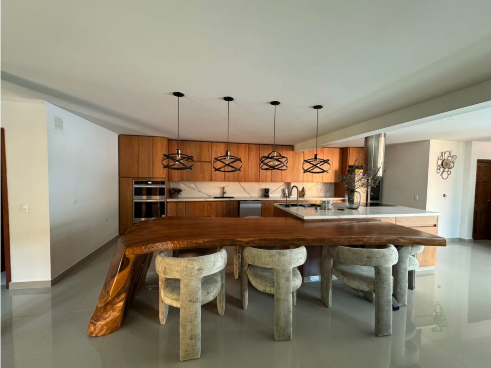 Casa Amoblada en Arriendo, Cola Del Zorro, Medellín 440 m2