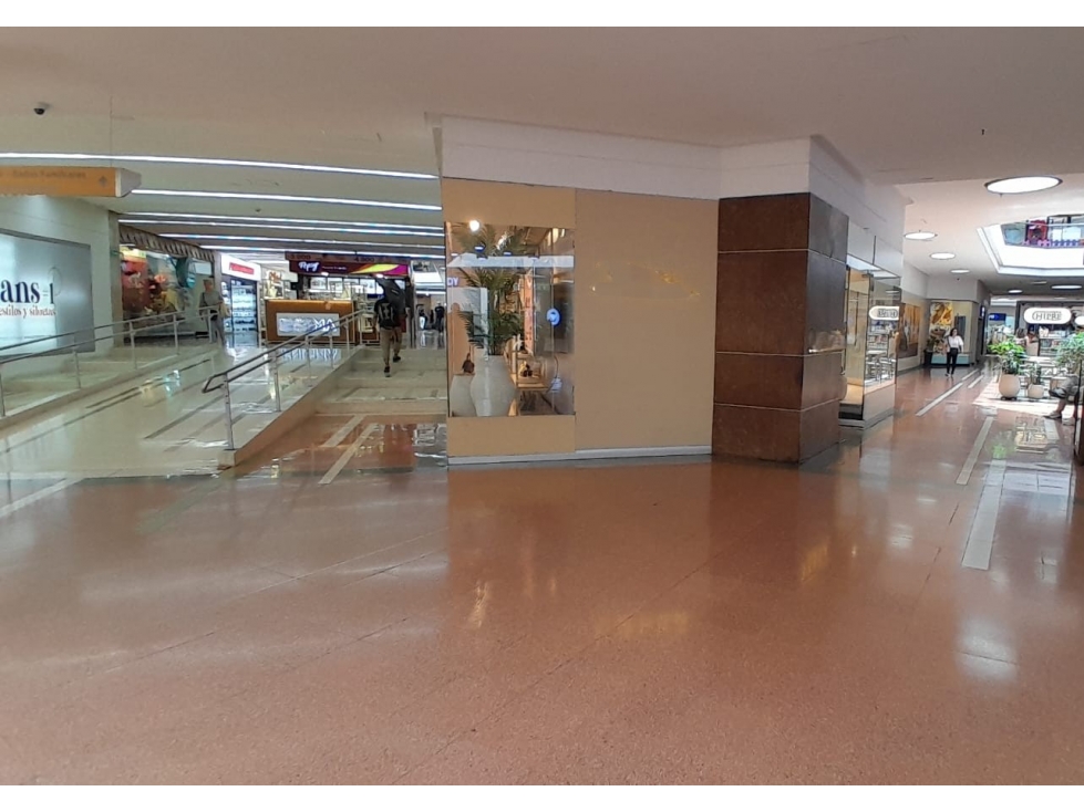 Local en Venta. C.C. Unicentro, Medellín 55 m2