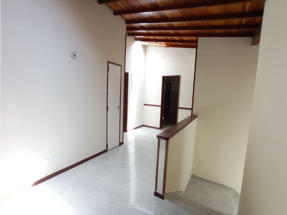 Casa - Local en Arriendo, Exito De Colombia, Medellín 160 m2 — foto 3