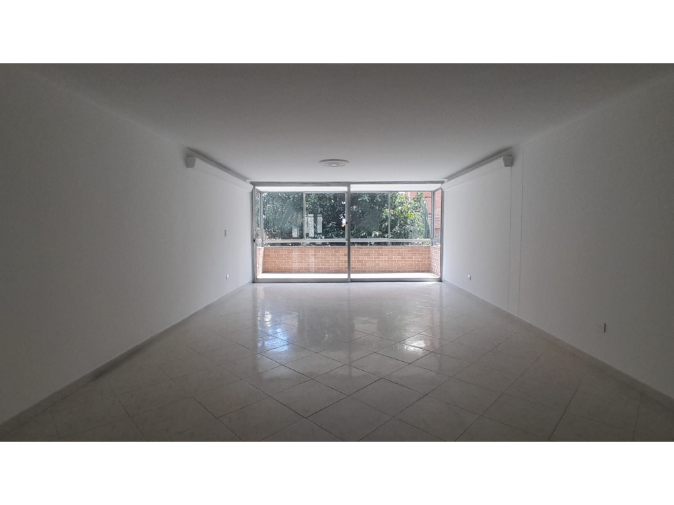 Apartamento en Arriendo, Laureles, Medellín 168 m2
