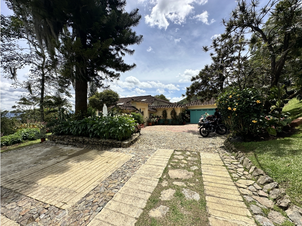 Casa Campestre en Arriendo, Loma Del Chocho, Envigado 486 m2 — foto 5