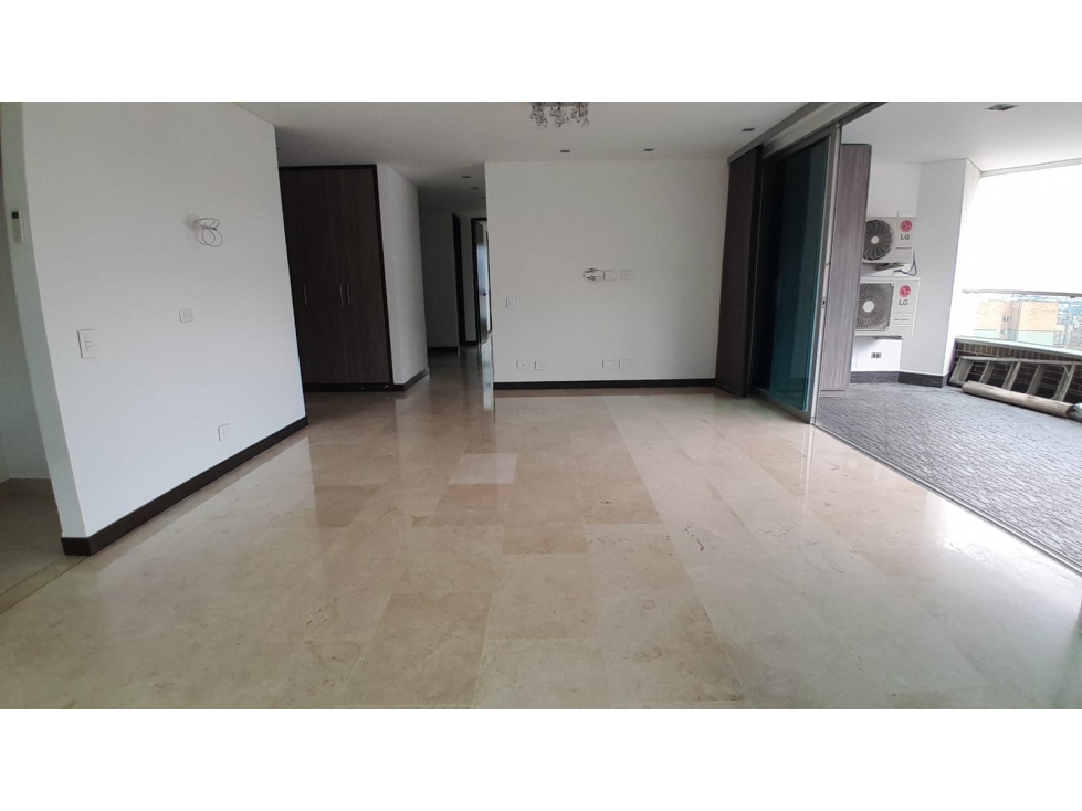Apartamento en Arriendo, Castropol, Medellín 140 m2 — foto 3