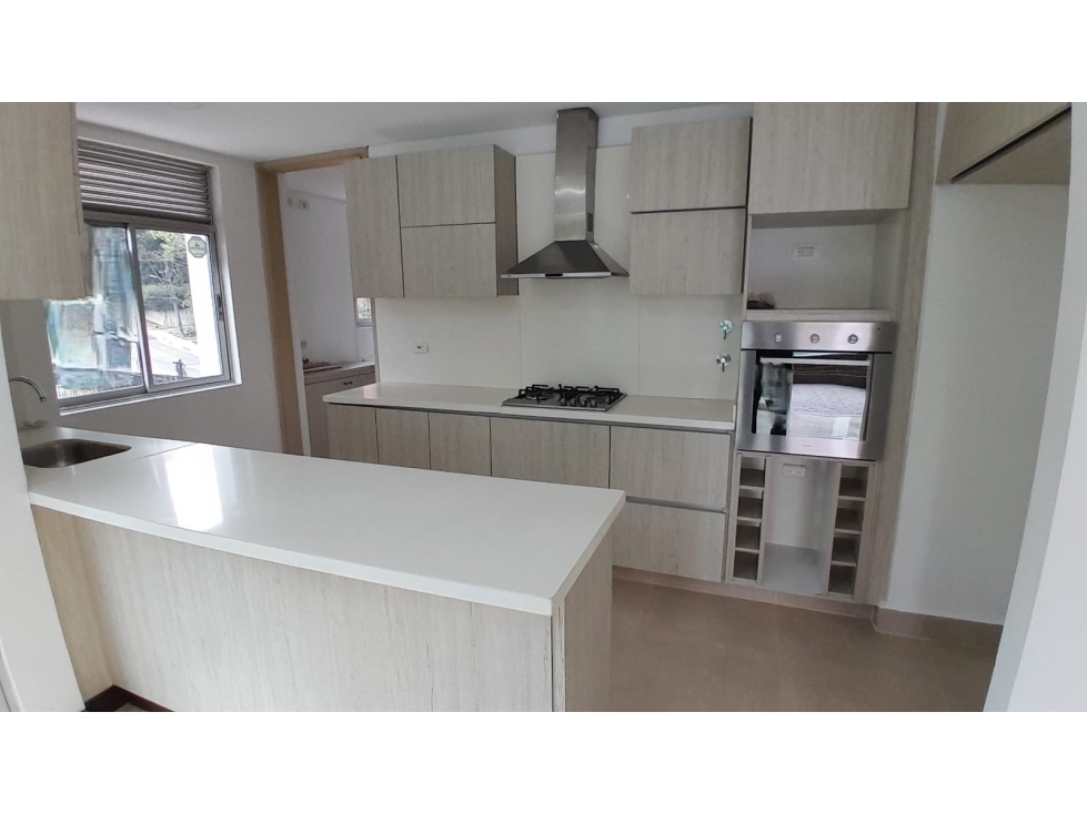 Apartamento en Arriendo, Castropol, Medellín 150 m2 — foto 6