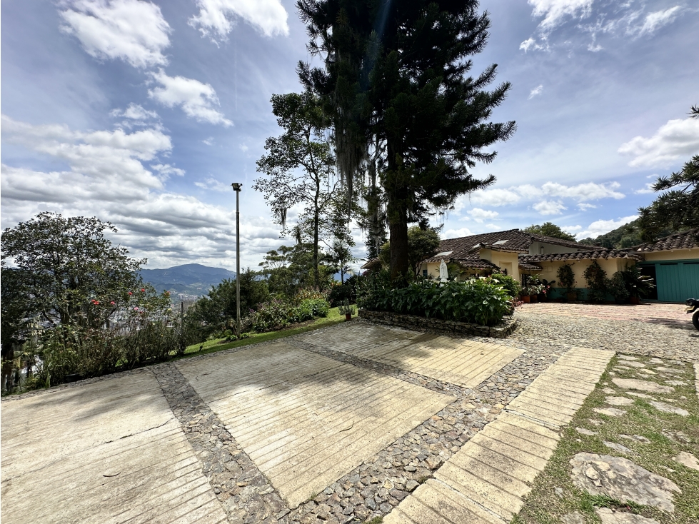 Casa Campestre en Arriendo, Loma Del Chocho, Envigado 486 m2 — foto 3