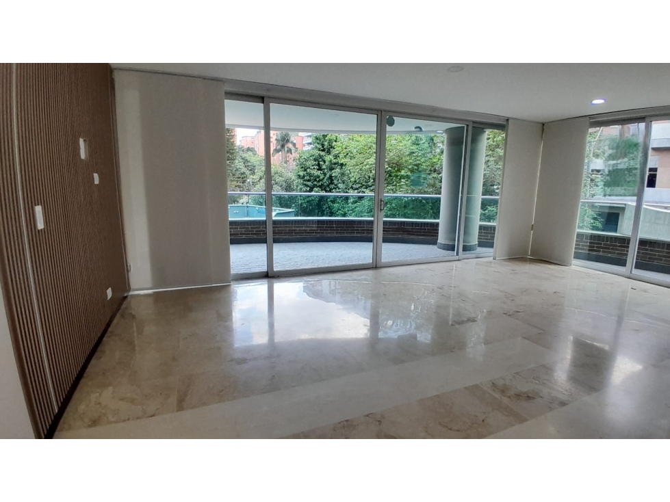 Apartamento en Arriendo, Castropol, Medellín 150 m2