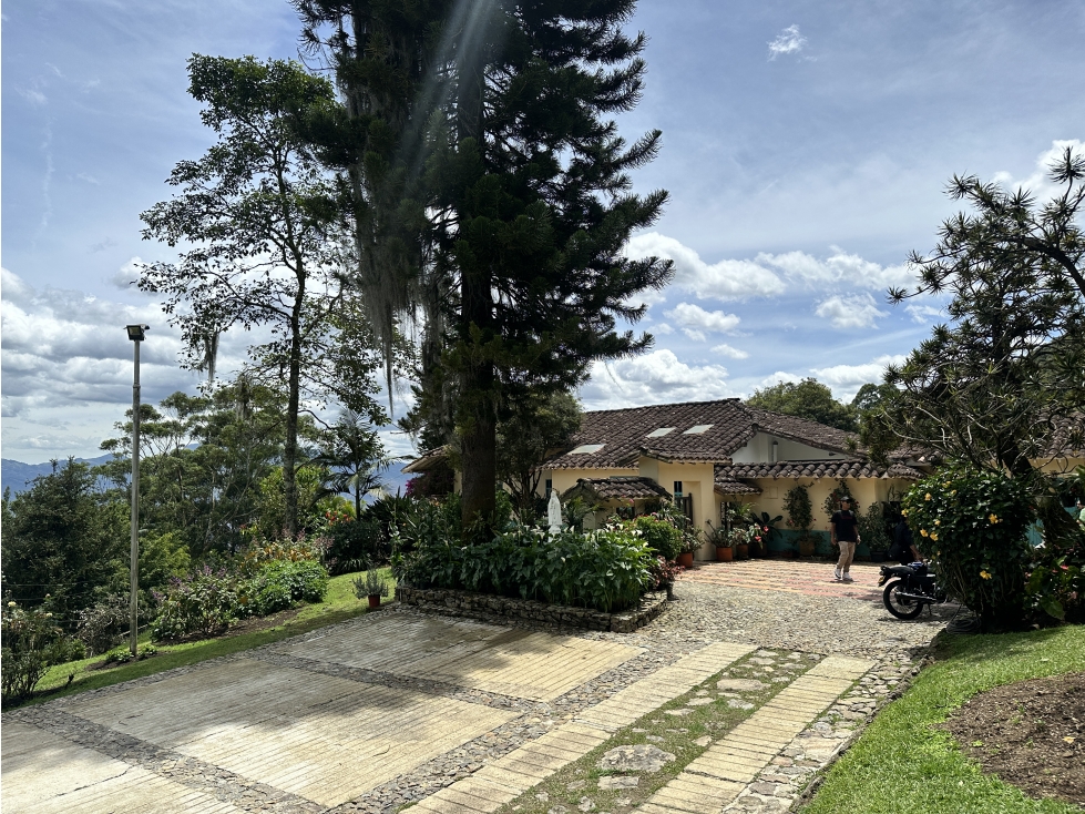 Casa Campestre en Arriendo, Loma Del Chocho, Envigado 486 m2 — foto 4