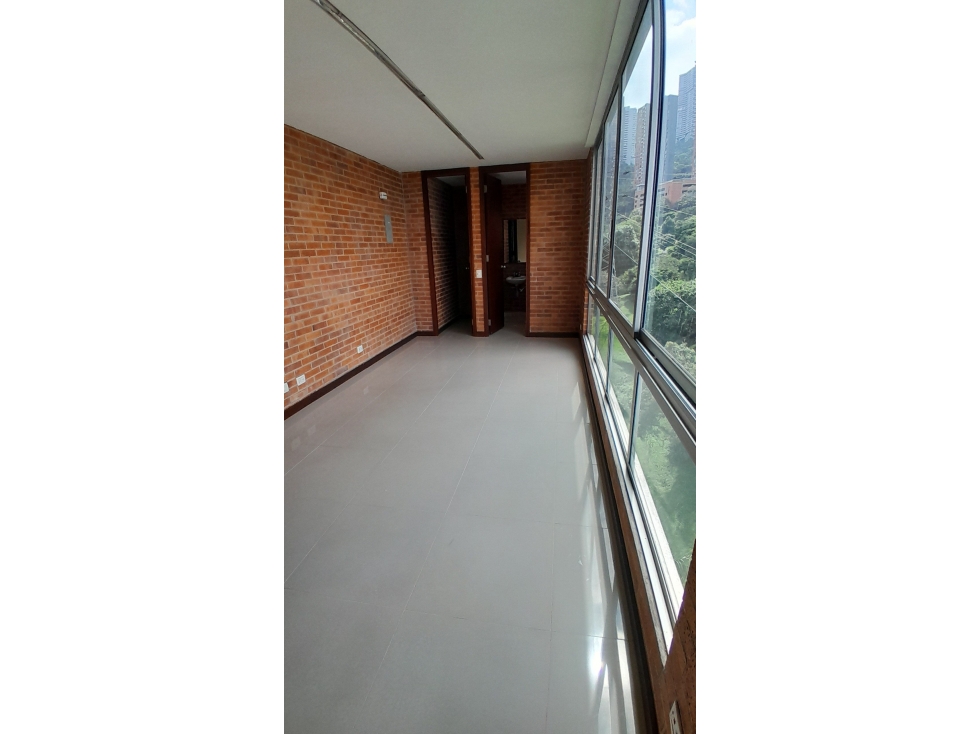 Oficina en Arriendo, Loma De San Julián, Medellín 22 m2 — foto 2