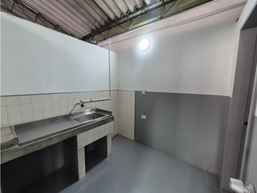 Bodega en Arriendo, Barrio Colombia, Medellín 149 m2 — foto 3