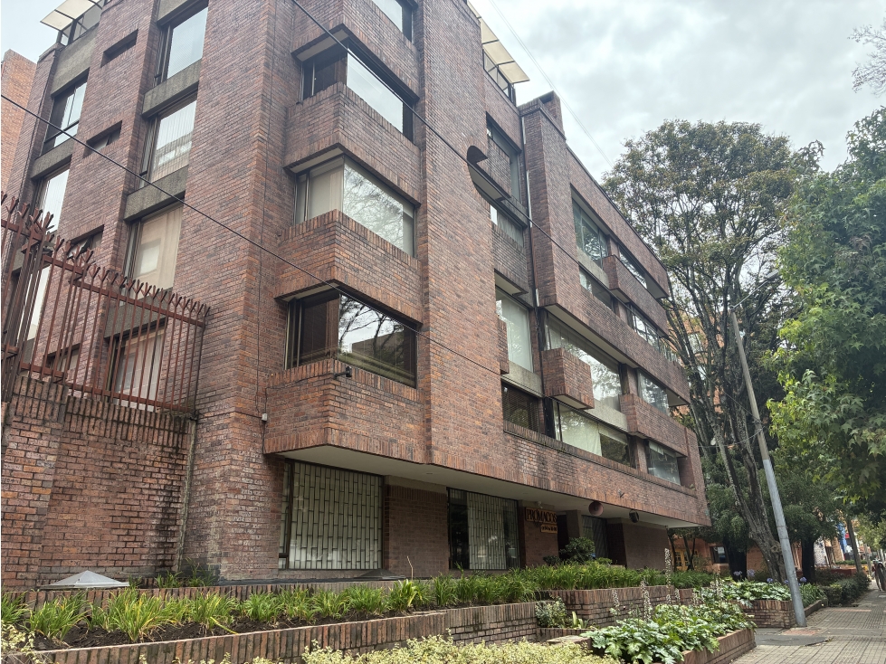Apartamento en venta para remodelar en El Chicó, Bogotá