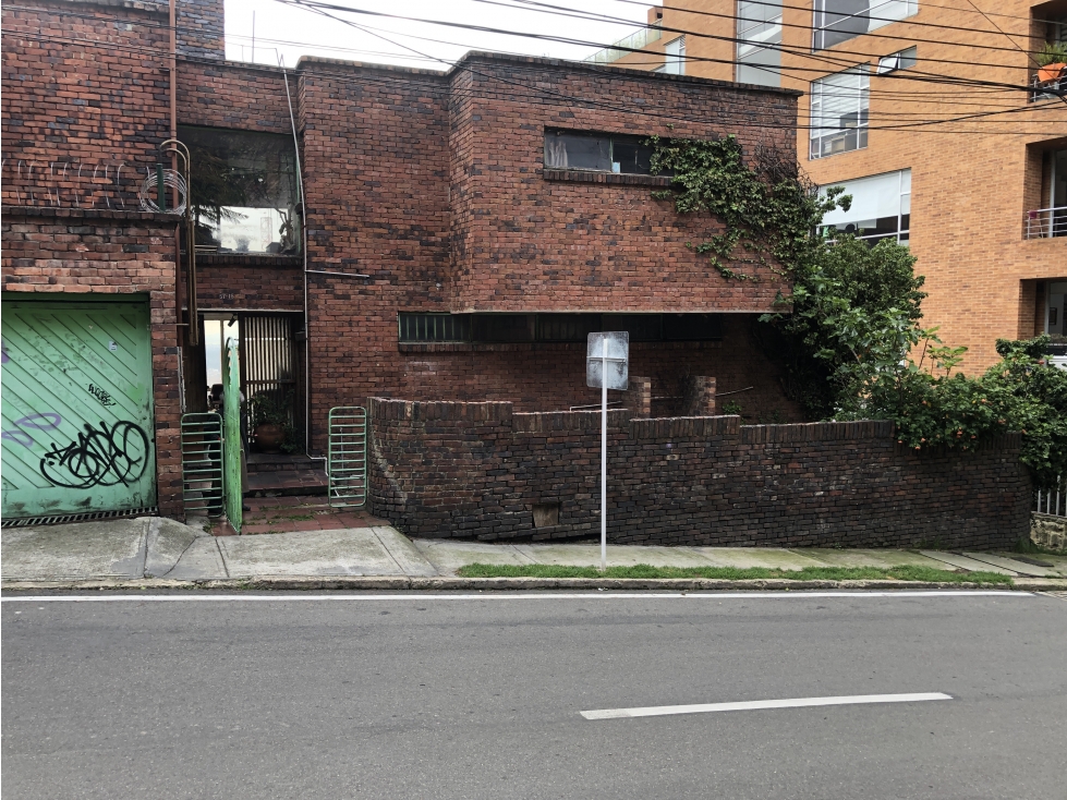 Edificio y lote en venta en El Castillo, Bogotá - 3