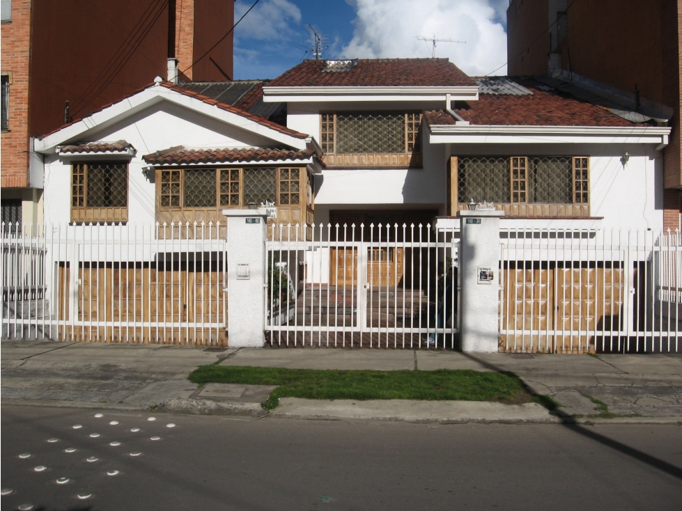 Casa o Lote en venta en Nueva Autopista, Bogotá — foto 2