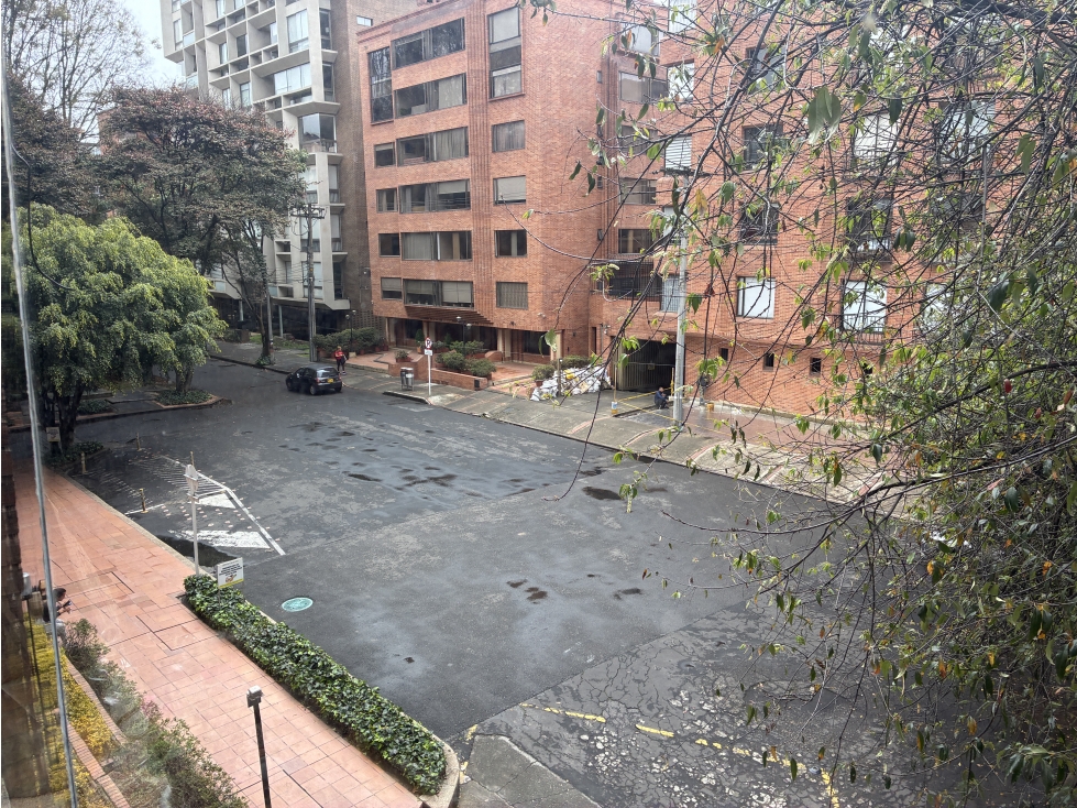 Apartamento en venta para remodelar en El Chicó, Bogotá — foto 2