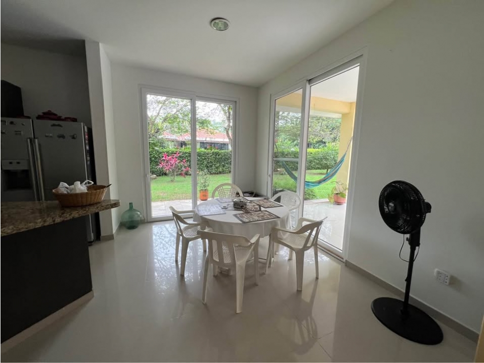 Se vende casa en el condominio la Florida