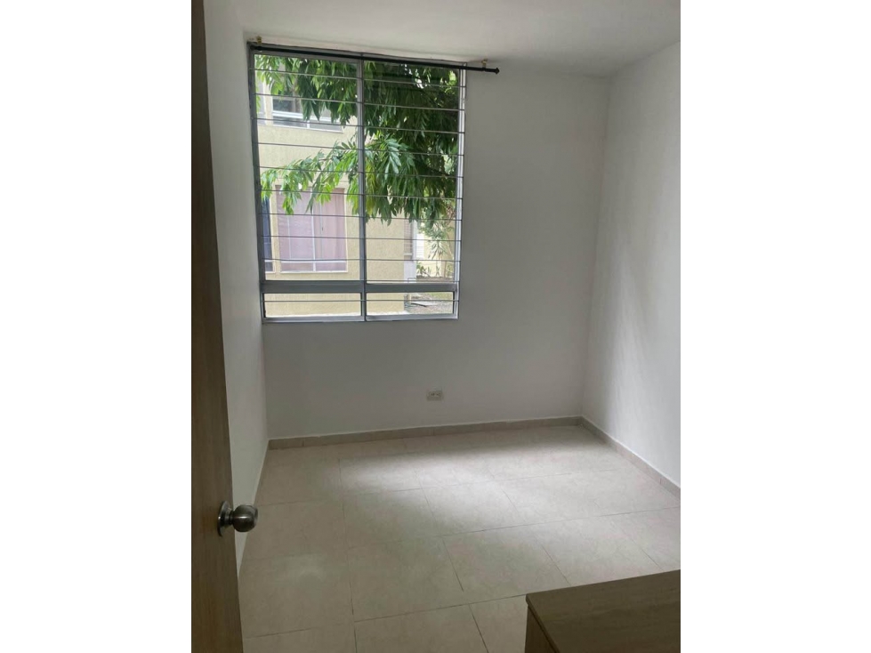 Se vende apto primer piso Amarilo — foto 6