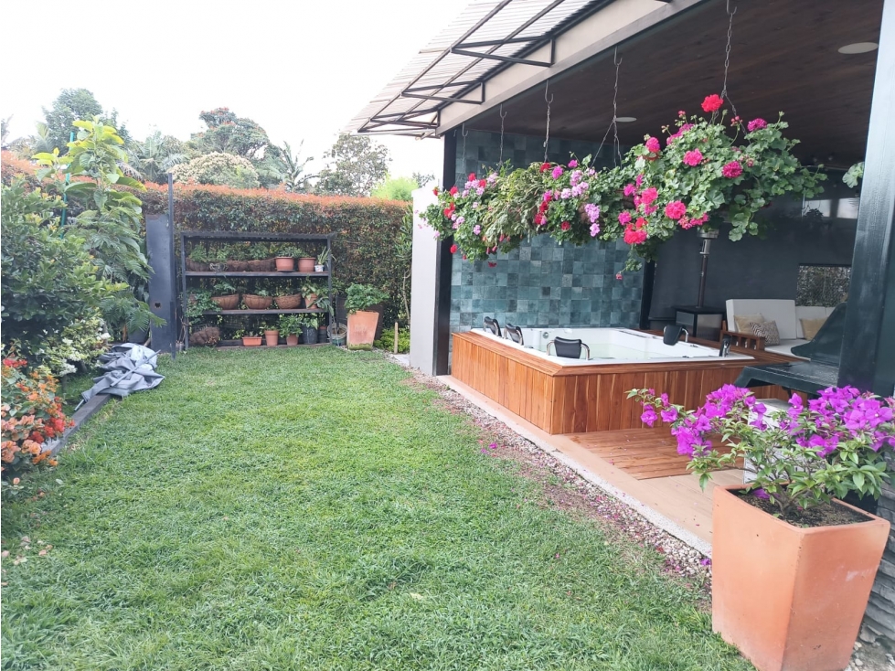 Hermosa casa ubicada en Rionegro, sector Llanogrande