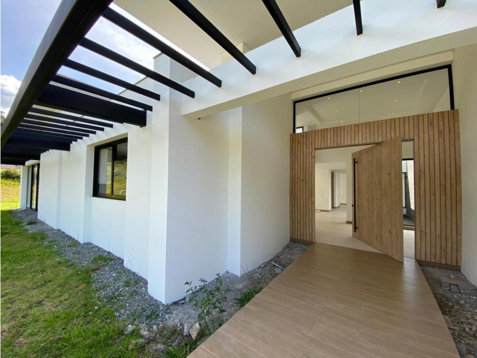 Casa en unidad cerrada ubicada en Fizebad, El Retiro — foto 4