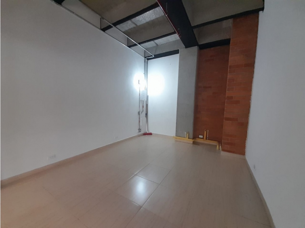 Local comercial en Ayacucho, Mall Boulevar 49 cerca al Tranvía — foto 4