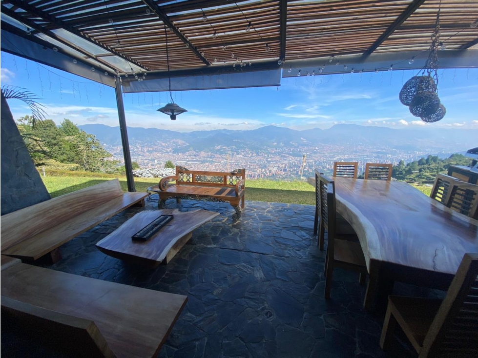 Casa exclusiva ubicada en Las Palmas, Envigado