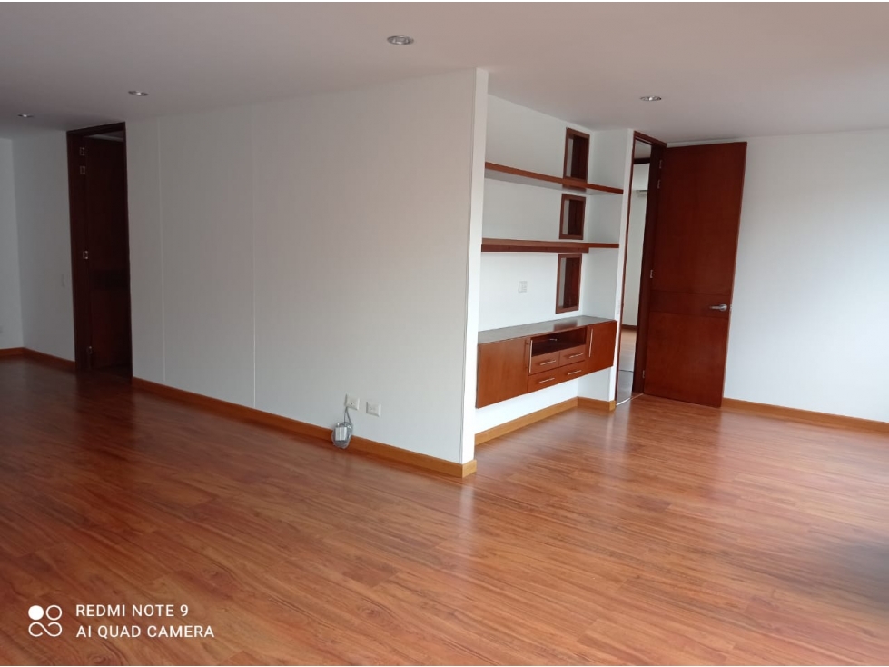 APARTAMENTO EN VENTA SANTA BARBARA, BOGOTA — foto 4