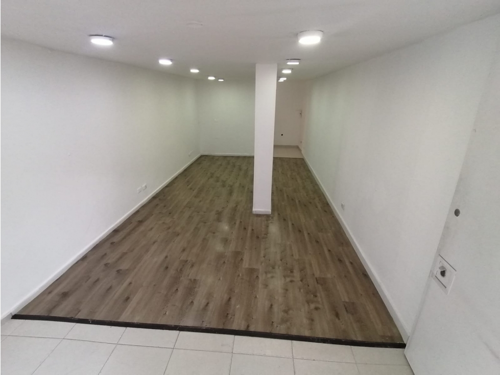 LOCAL EN ARRIENDO UNILAGO, BOGOTA — foto 3