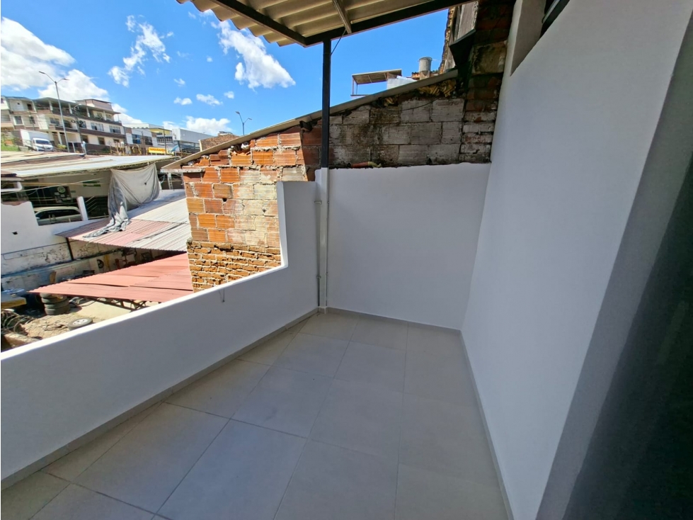 LOCAL EN EXCELENTE SECTOR COMERCIAL — foto 4
